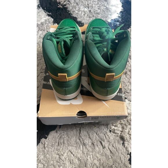 Size 8.5 - Nike SB Dunk High Pro St. Patrick Day 2013 - Picture 4 of 5